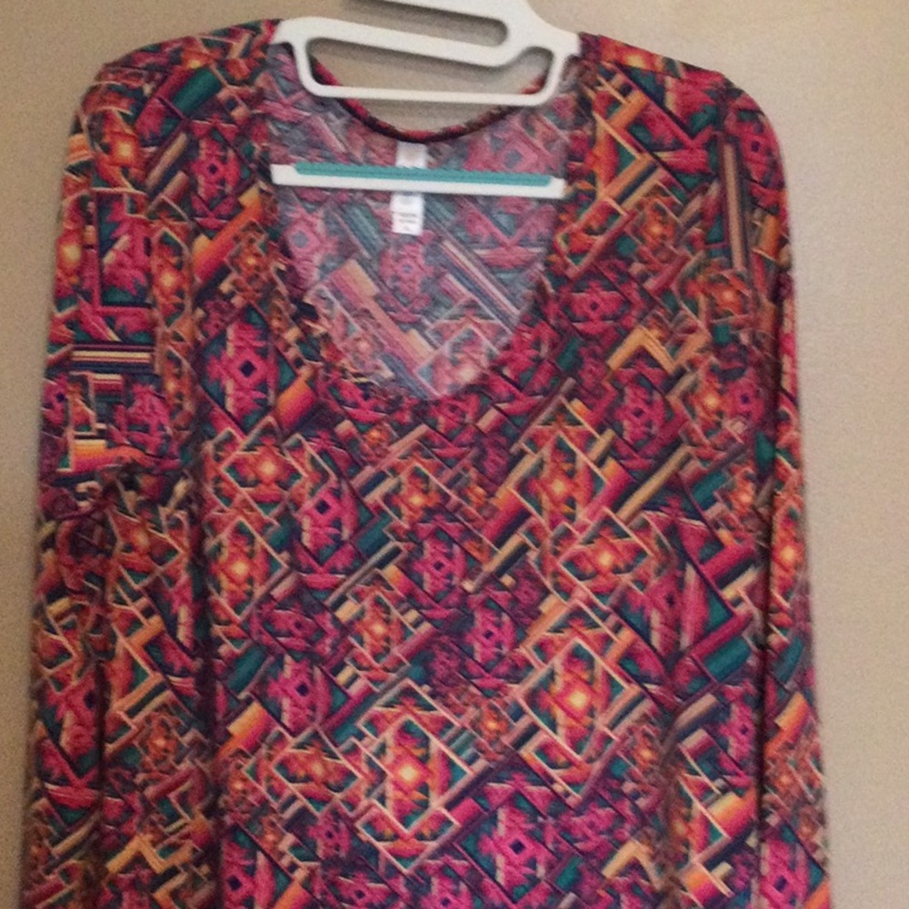 NWT Lularoe Lynnae Shirt, size XL. Geometric pattern in pink, orange, green